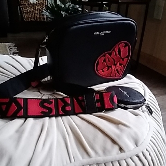 One Of A Kind.... Karl LAGERFELD ❤ - Picture 1 of 5